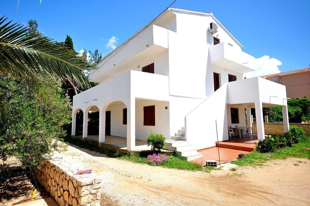 Apartments Renato Novalja Exterior photo